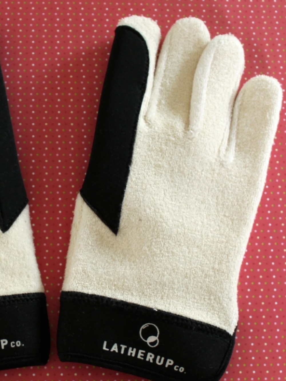 LatherUp Co. Lather Mitts in Cream and Black Bath Scrubber Nwt